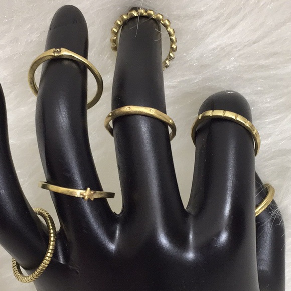 🌹7pc Matted Gold Tone Stacking Rings Set - Picture 4 of 12